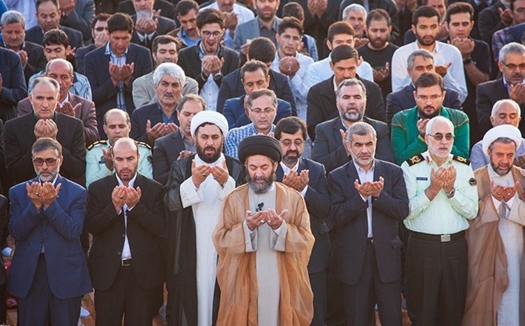 اقامه نماز عید سعید فطر در اردبیل به روایت تصویر