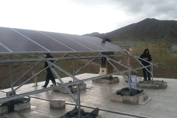 آغاز نصب پنل خورشیدی خانگی در روستاهای کوثر+عکس