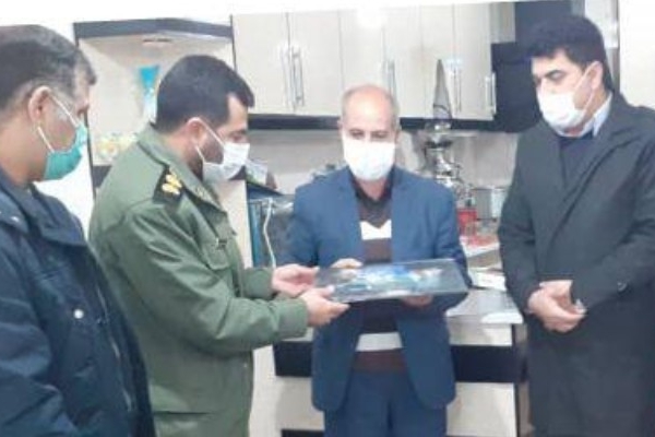 دیدار فرمانده سپاه ناحیه گرمی با خانواده دانشجوی شهید رحیم نوروزی