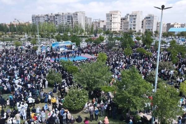 همایش بزرگ پیاده‌روی خانوادگی صبح و نشاط با حضور 40هزارنفری در اردبیل